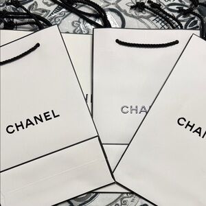 CHANEL Elegant White Gift Bags Set of 5